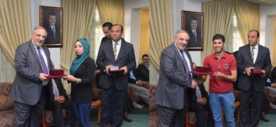 مجلس عمداء "الهاشمية" يُكَرِّم طلبة الفريق المسرحي الجامعي