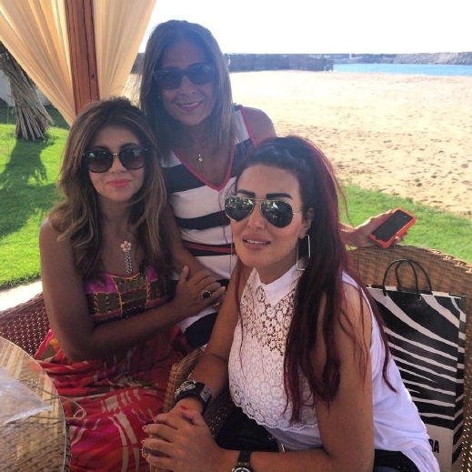 بالصور: سمية الخشاب على شاطئ البحر