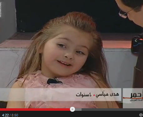 طفلة تغني لسعاد حسني