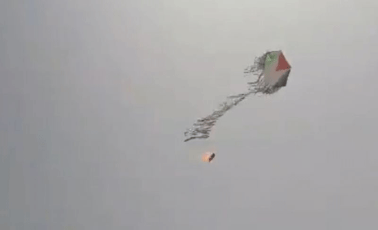 حريقان كبيران بـ"غلاف غزة" بفعل طائرات ورقية حارقة