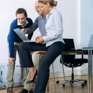 لا تضيعي حقك بسوء تصرفك.....   إتيكيت العمل ضرورة للمرأة العاملة