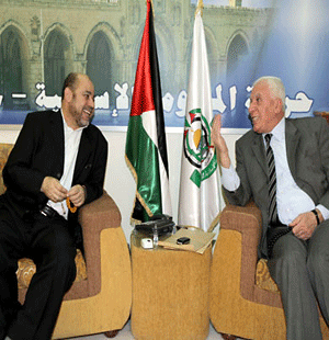 توقيع اتفاق أولي للمصالحة الفلسطينية توقيع اتفاق أولي للمصالحة الفلسطينية
