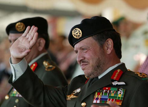 الطفيلة التقنية تحتفل بعيد ميلاد جلالة الملك