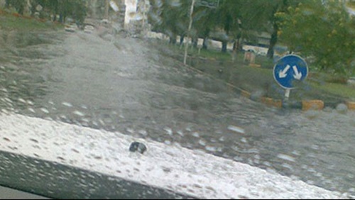 بلدية شرحبيل تنفذ مشروعا لتصريف مياه الامطار