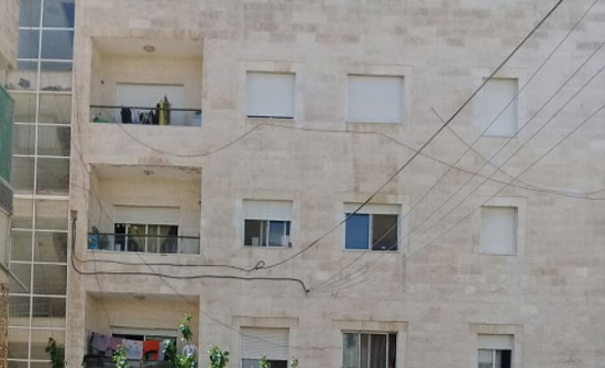 اخلاء عمارة سكنية في ضاحية الرشيد بعد حدوث تشققات بأحد أعمدة الأساس اخلاء عمارة سكنية في ضاحية الرشيد بعد حدوث تشققات بأحد أعمدة الأساس