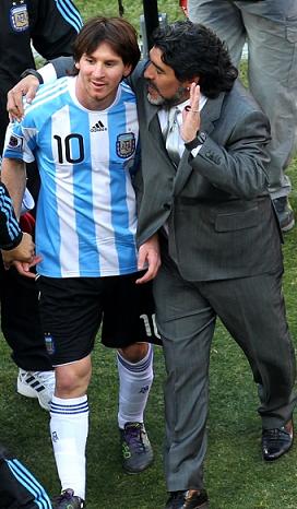 مارادونا: "التاريخ سيحكم من أفضل، أنا أو ميسي" 