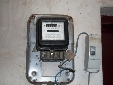 عمان : فاتورة كهرباء 8053 ديناراً  لبيت مساحته 90م