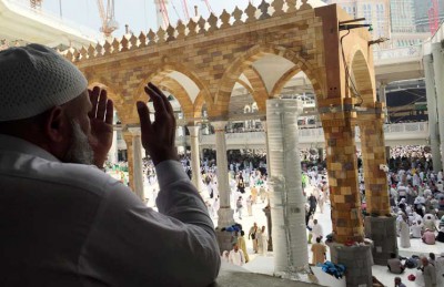 دفن عدد من ضحايا سقوط الرافعة في الحرم المكي دفن عدد من ضحايا سقوط الرافعة في الحرم المكي