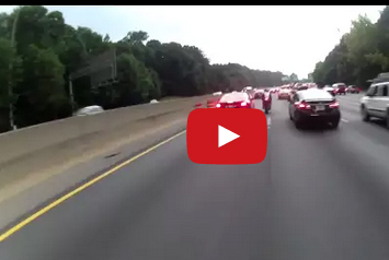 بالفيديو.. قائد دراجة متهور يتعرض لحادث خطير