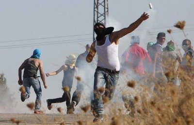 إصابات خلال مواجهات مع جيش الاحتلال في مسقط رأس الرضيع دوابشة