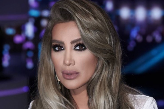 بالصور.. مايا دياب لا تستطيع التحرك بسبب فستانها! بالصور.. مايا دياب لا تستطيع التحرك بسبب فستانها!