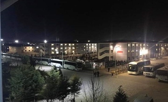 بالفيديو : تركيا تفرج عن آلاف السجناء لحمايتهم من "كورونا"