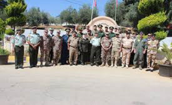 الملحقون العسكريون يزورون كلية الأميرة منى للتمريض