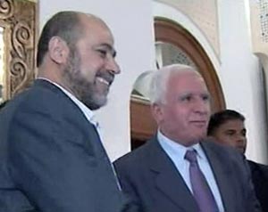 وفود الفصائل الفلسطينية تصل القاهرة   