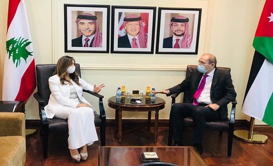 وزير الخارجية يلتقي نظيرته اللبنانية