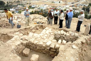 باحثون في الجامعة الهاشمية يتوصلون إلى اكتشافات أثرية جديدة في محافظة الزرقاء