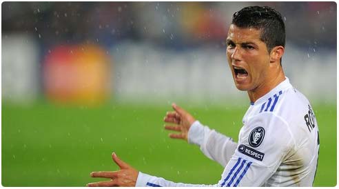 رونالدو يصب جام غضبه على التحكيم