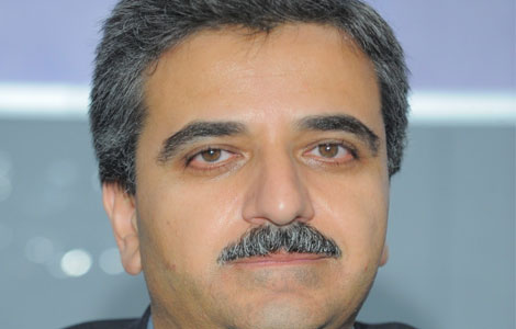  أبو حمور يتسلم جائزة أفضل وزير مالية في الشرق الأوسط لعام 2010 