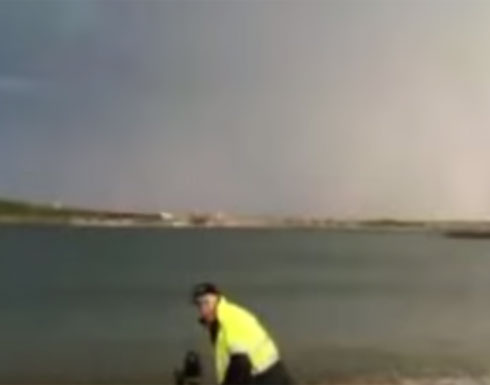 بالفيديو: رجل يدعى قدرته على قراءة الأفكار بعد «ضربة برق» بالفيديو: رجل يدعى قدرته على قراءة الأفكار بعد «ضربة برق»