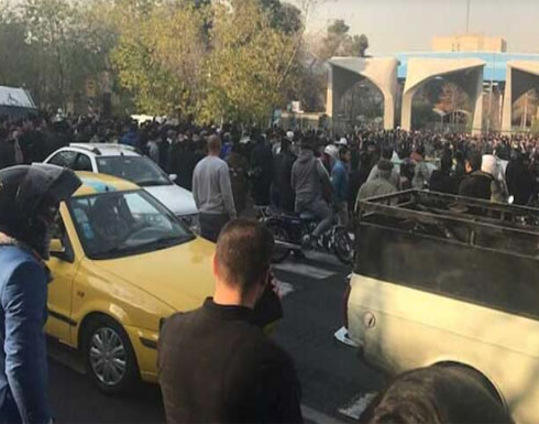 محللون: تصريحات ترامب تضر المتظاهرين الإيرانيين محللون: تصريحات ترامب تضر المتظاهرين الإيرانيين
