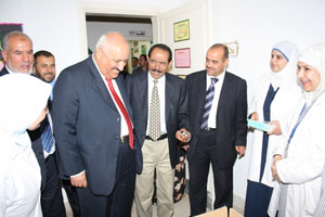 جامعة الزرقاء تقيم يوم طبيا مجانيا في منطقة الظليل