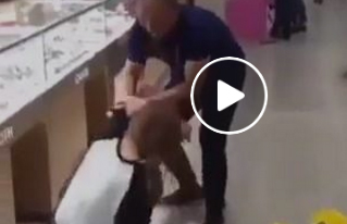 بالفيديو.. رد فعل غير متوقع لفتاة رفض حبيبها شراء ساعة لها