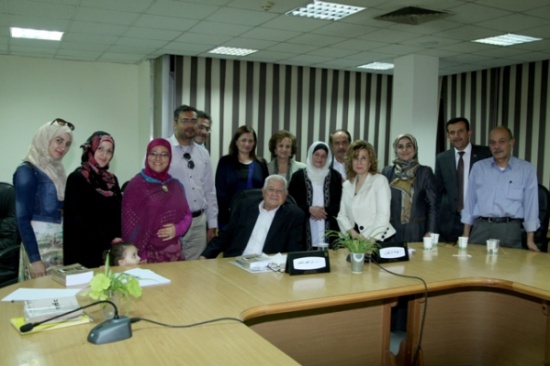 الدكتور ناصر يعرض لمؤلفه العشرين "الجامعة الأردنية حياتي"