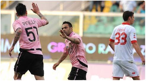 باليرمو يحوّل تأخره أمام باري لفوز