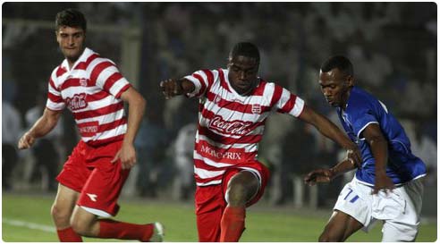 الجماهير تتسبب في إيقاف مباراة الأفريقي والهلال