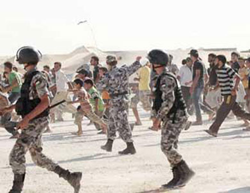 الدرك يفض مظاهرة في الزعتري الدرك يفض مظاهرة في الزعتري