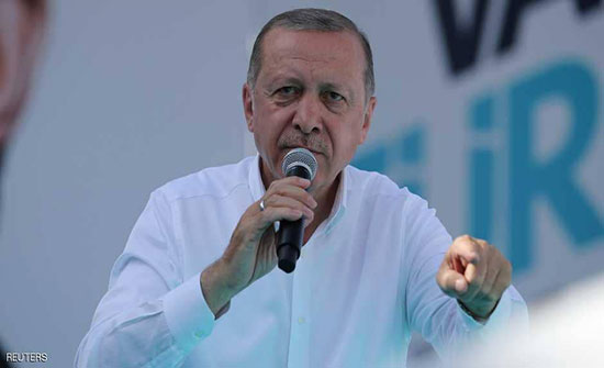 أردوغان يريد "محاكمة سريعة" لمنافسه.. ويتمنى إقرار الإعدام