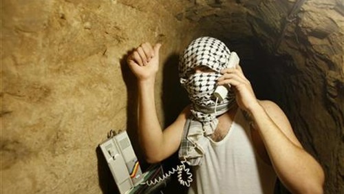 استمرار عبور الأسلحة إلى غزة عبر الأنفاق رغم حملة مصر لتدميرها