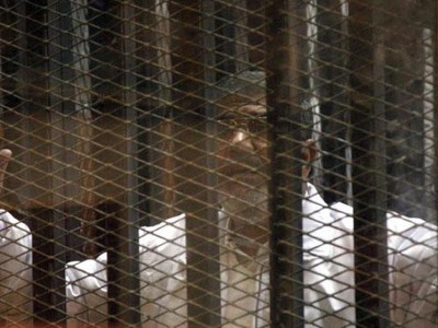 دفاع متهم بـ”أحداث الاتحادية” في مصر: مرسي لم يأمر بفض الاعتصام بالقوة دفاع متهم بـ”أحداث الاتحادية” في مصر: مرسي لم يأمر بفض الاعتصام بالقوة