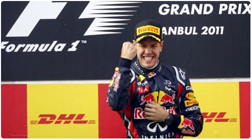 فيتل يواصل تفوقه