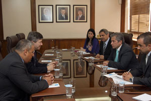 وزير التخطيط والتعاون الدولي يلتقي مؤسس ومدير معهد دراسات الأرض التابع لجامعة كولومبيا