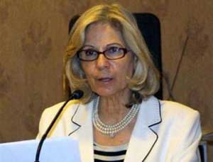 وزيرة السياحة تتفقد عددا من المواقع السياحية والأثرية في عجلون