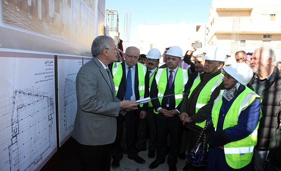 وضع حجر الأساس لمسجد الشريف الحسين بن علي