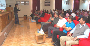 ورشة علمية حول Live@Edu في الطفيلة التقنية