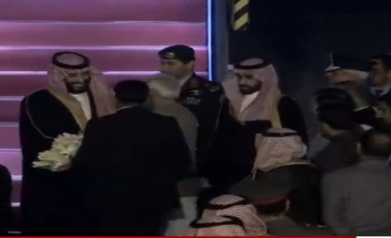 بالفيديو : محمد بن سلمان يصل الهند محطته الثانية في جولته الآسيوية بالفيديو : محمد بن سلمان يصل الهند محطته الثانية في جولته الآسيوية