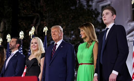 محامي ترامب السابق يكشف أسرارا خطيرة عن علاقة الرئيس بميلانيا ومعاملته لأبنائه
