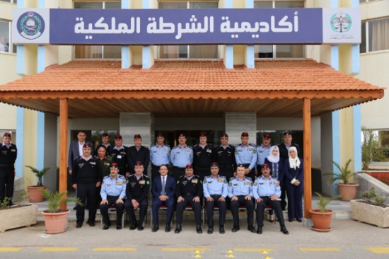 دورة متخصصة في إعداد القادة في أكاديمية الشرطة الملكية دورة متخصصة في إعداد القادة في أكاديمية الشرطة الملكية