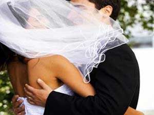 امرأة تقتل زوجها خلال حفل زفافه من اخرى جنوب العراق 