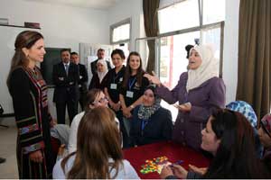 الملكة رانيا العبدالله تطلق المرحلة الرابعة لـ"مدرستي" من المفرق 