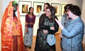 الأميرة نافعة تفتتح معرض أغطية الرأس من الأردن وفلسطين وهولندا