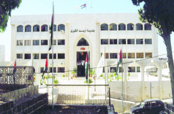 حملات لتحسين الواقع البيئي لمداخل اربد حملات لتحسين الواقع البيئي لمداخل اربد
