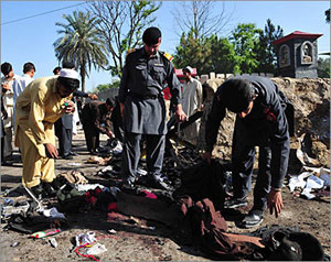 طالبان باكستان تتبنى تفجيري بيشاور 