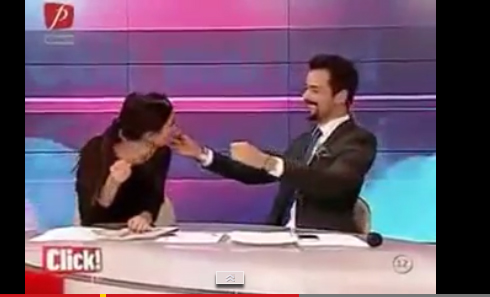 بالفيديو: مذيع روماني يرقص على أغنية "بشرة خير" بالفيديو: مذيع روماني يرقص على أغنية "بشرة خير"
