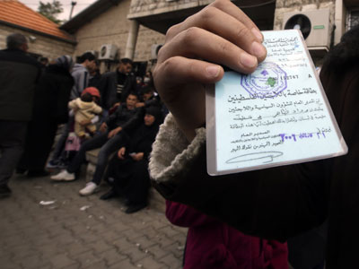 إصابة 4 اشخاص في اشتباكات بمخيم للاجئين الفلسطينيين جنوب لبنان