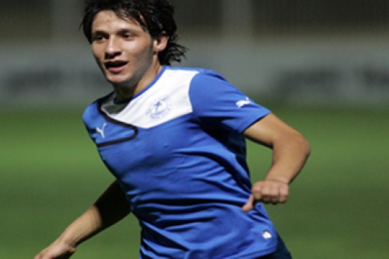 مصعب اللحام يتوج بجائزة المناصير كأفضل لاعب لعام 2013 (صور)