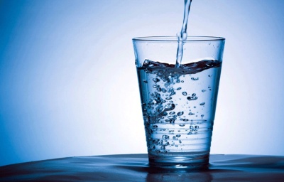 يقتل ابنه لرفضه إحضار كوب ماء يقتل ابنه لرفضه إحضار كوب ماء